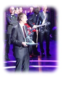 szklana statuetka z laserowym grawerem