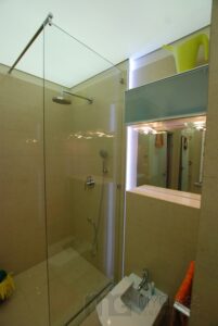 lazienka_w_szkle_02 samoczyszcząca kabina prysznicowa