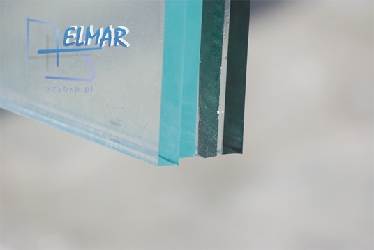 tafla OptiWhite i zwykły float - przed szlifowaniem i żywicowaniem